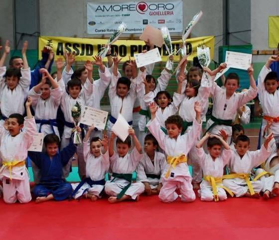 Trecento mini judoka per il Trofeo piazza Bovio 