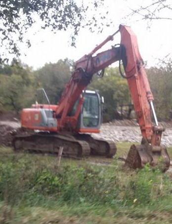 Rubano un escavatore da 55 quintali 