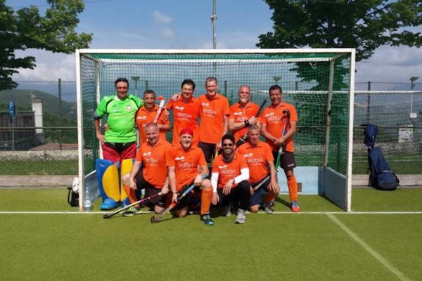 La formazione di Pistoia campione d'Italia 2016  Master di hockey su prato