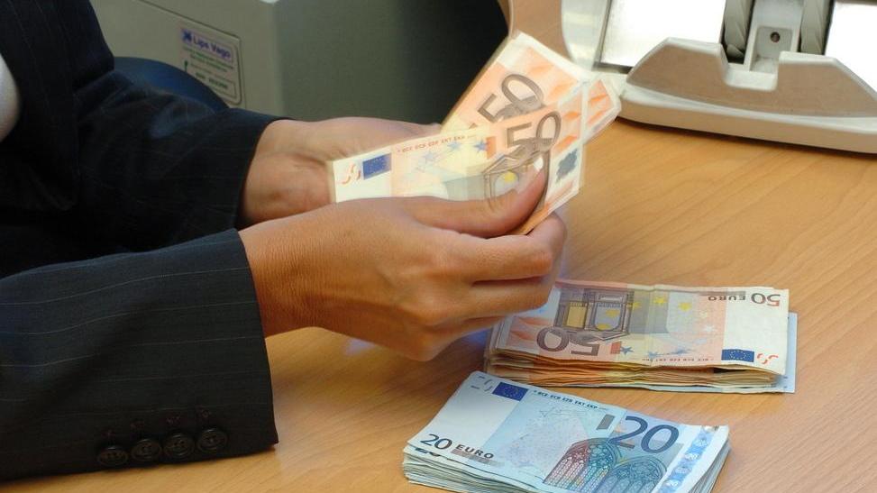 Più sportelli bancari ma meno prestiti