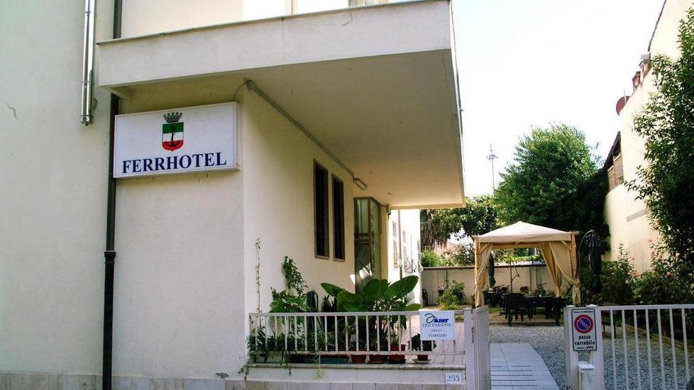 Santini: Mei tace sul Ferrhotel