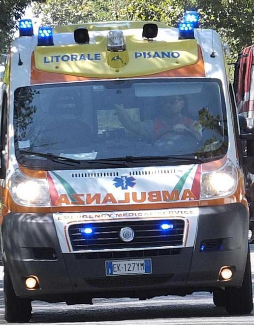 Moto contro furgone, un ferito 