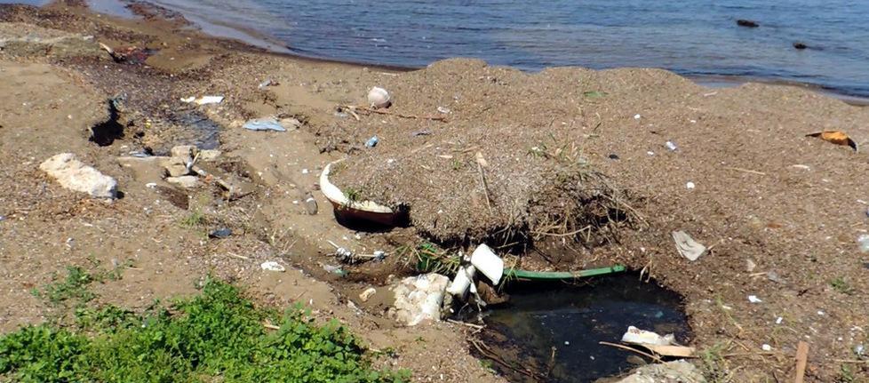 Spunta il cimitero delle barche lungo le nostre spiaggette
