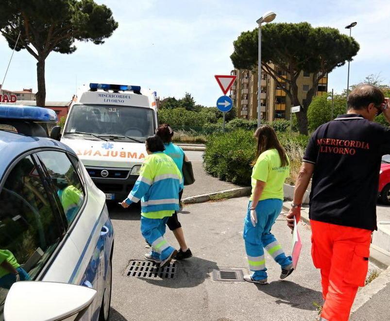 Rapina un bar tabaccheria ma un passante lo blocca 