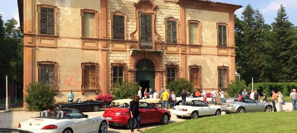 Auto sportive da sogno a Villa Massari 