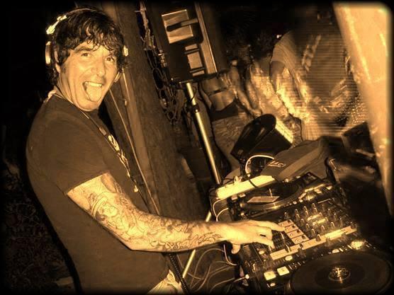 Dj Cinelli alla consolle