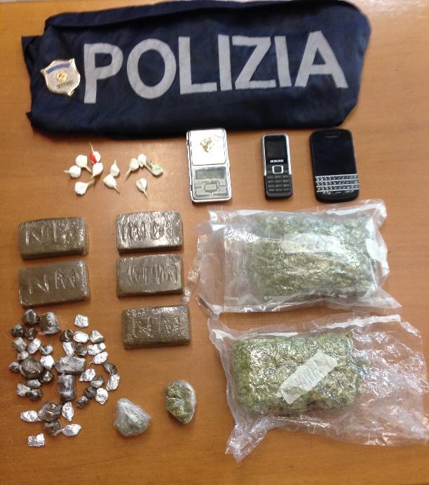 La droga sequestrata dalla polizia