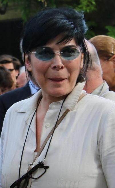 Applausi e lacrime per l’addio a Giorgio 