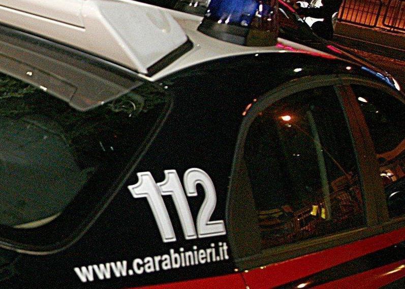 Picchia il figlio e i carabinieri: operaio finisce in cella
