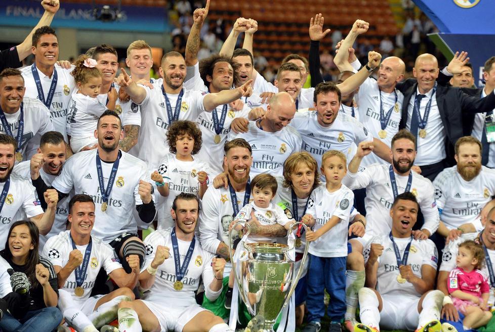 Zizou resta al Real, parola di Perez 