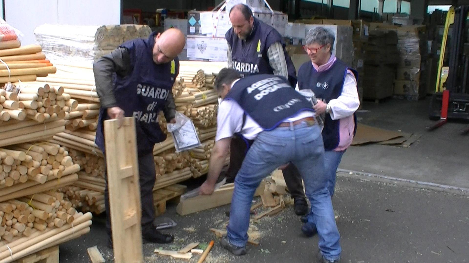 Sequestrati in porto 17,5 chili di droga: erano nascosti in un container - Video