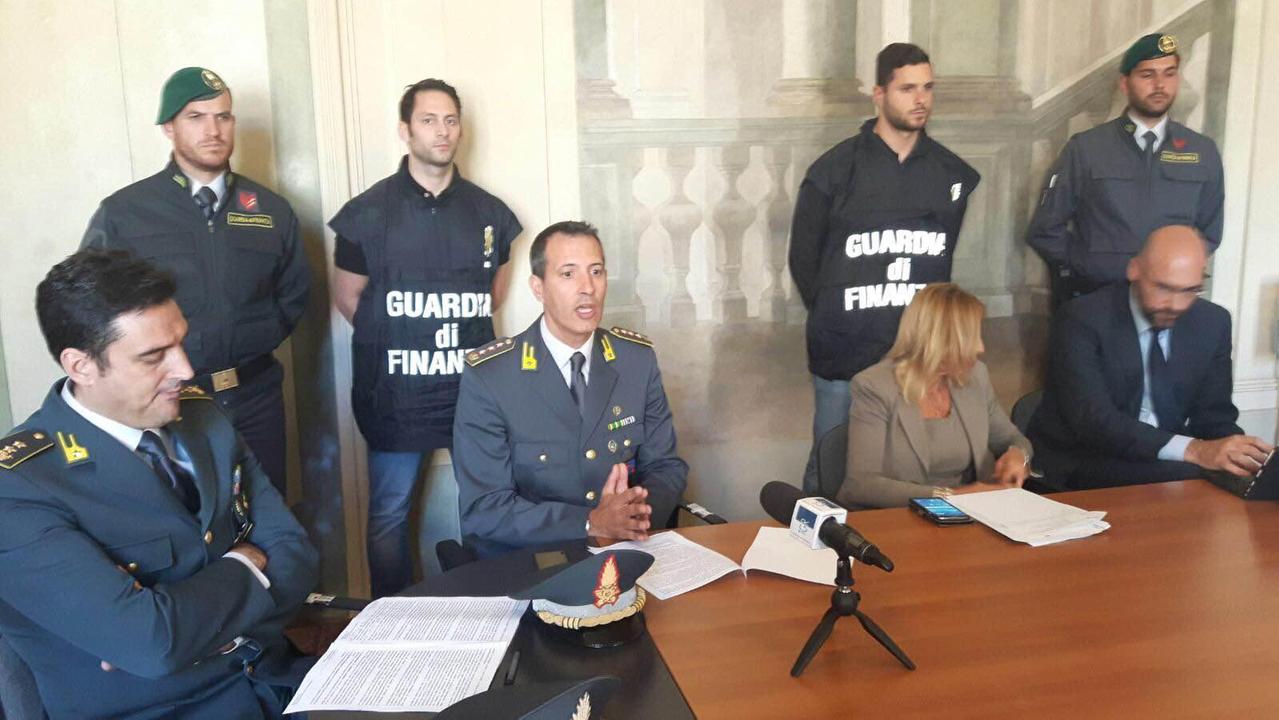 Modena, operazione Barqueiro della Finanza 6 arresti e sequestri per 11 milioni