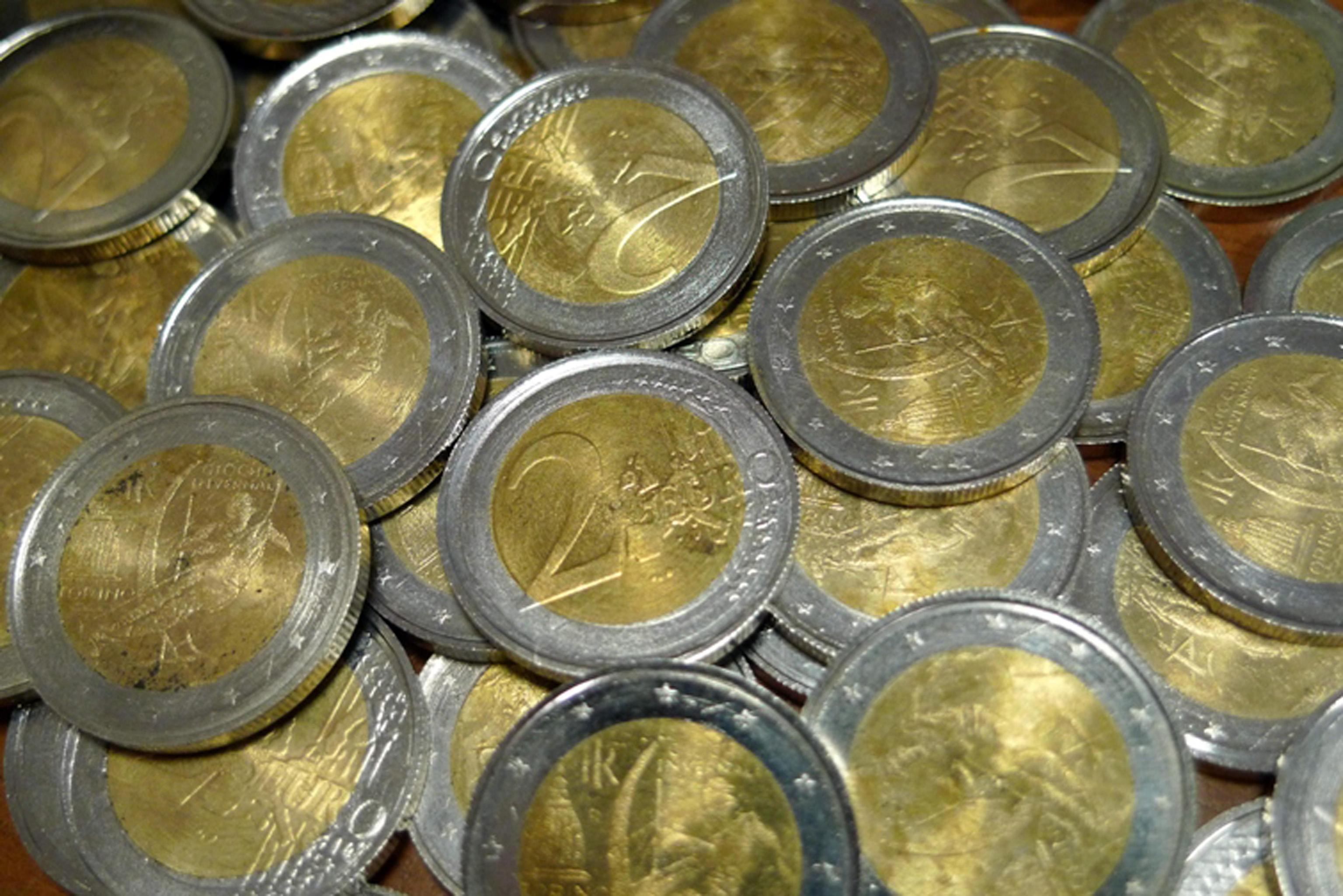 Porti le monete in banca e paghi la commissione