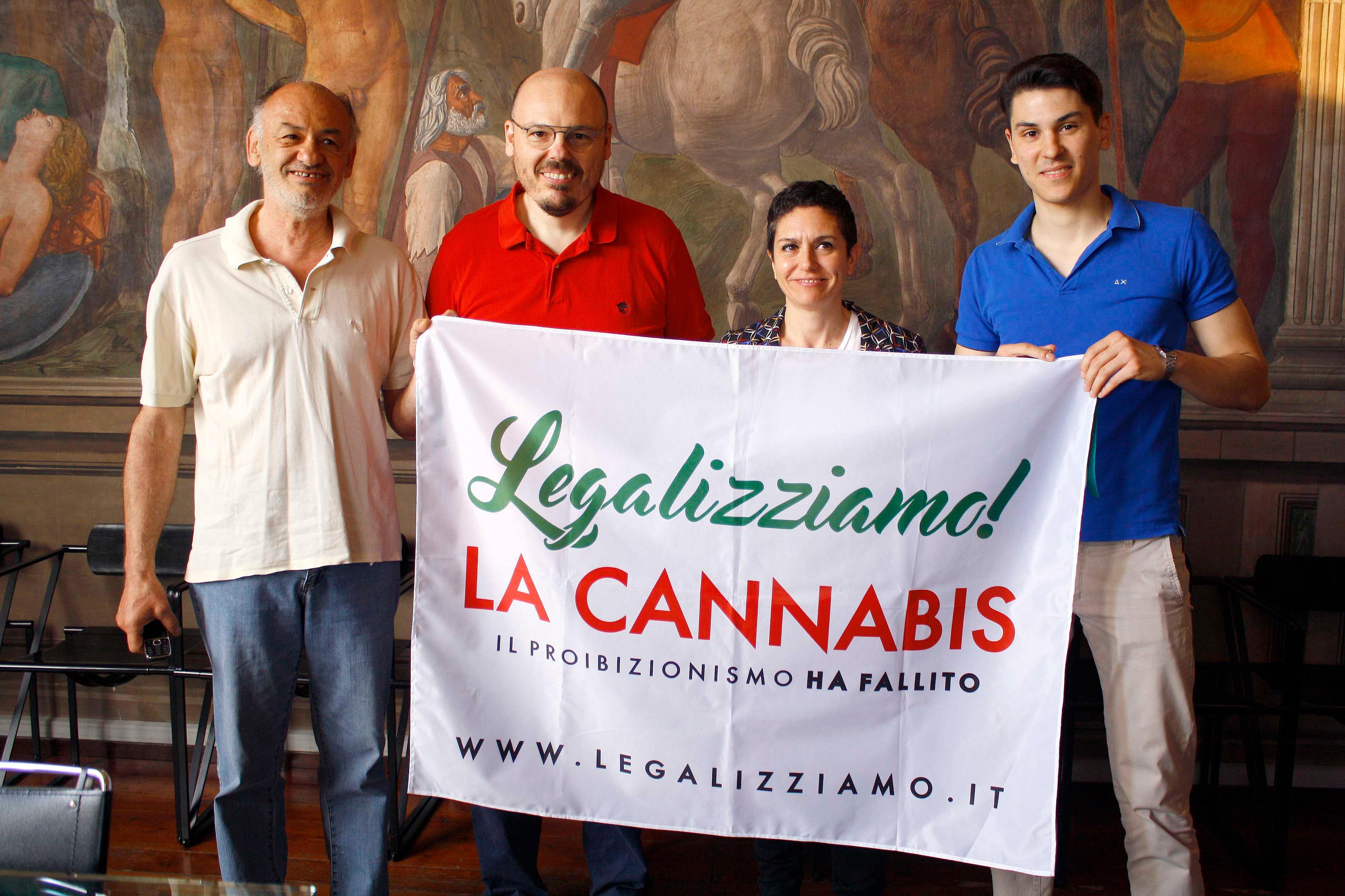 I sostenitori ferraresi della proposta di legge popolare sulla cannabis
