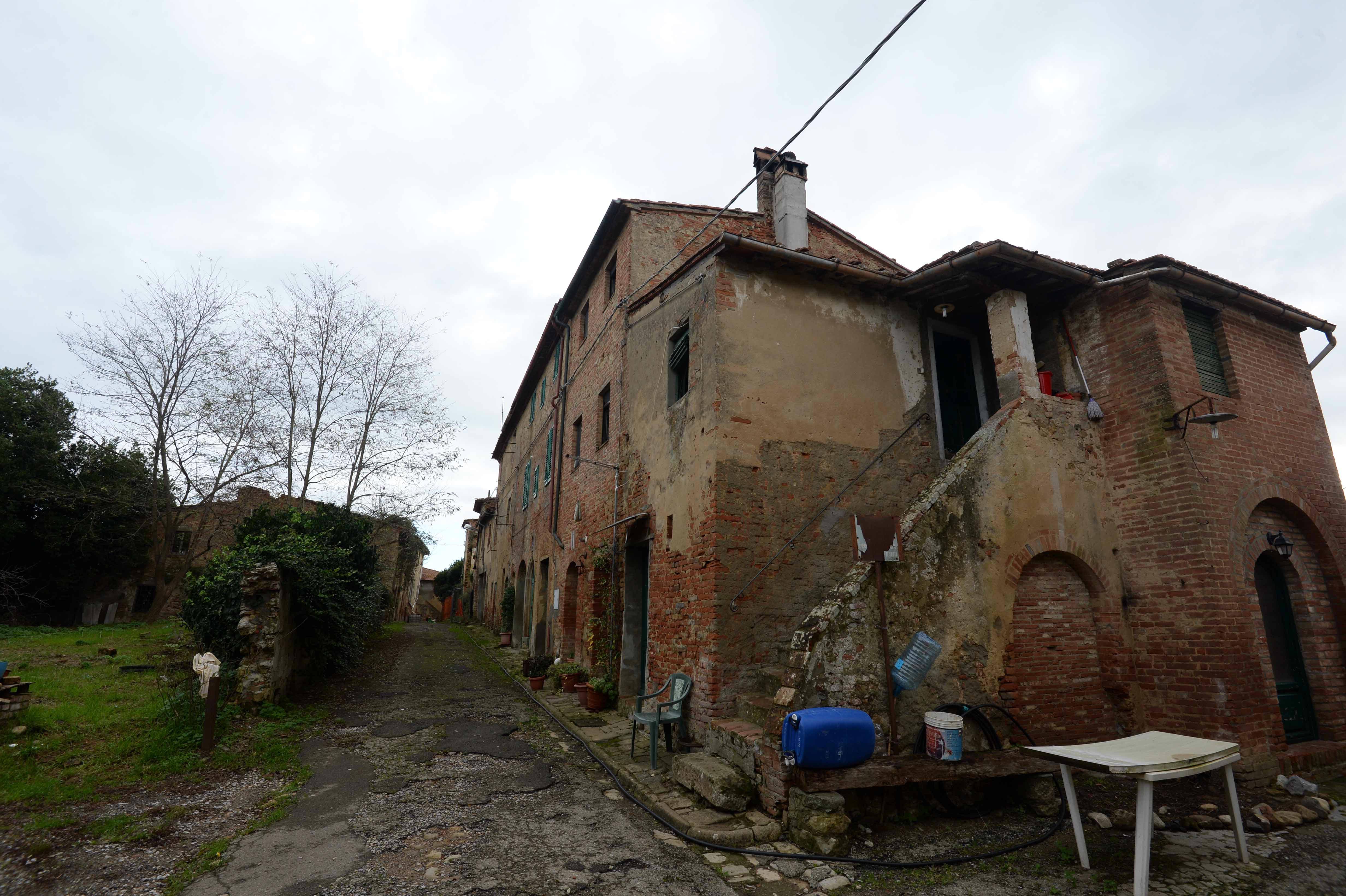 Toiano-Palaia, uno dei tanti borghi toscani abbandonati