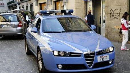 Rapinatori armati in moto è caccia alla banda del Rolex
