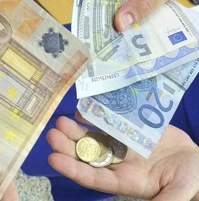 Se portare monete in banca costa caro
