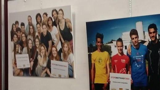 Foto per dire stop all’omotransfobia
