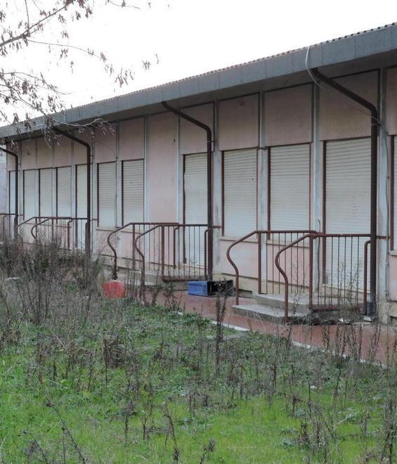 La scuola alluvionata è terreno di scontro