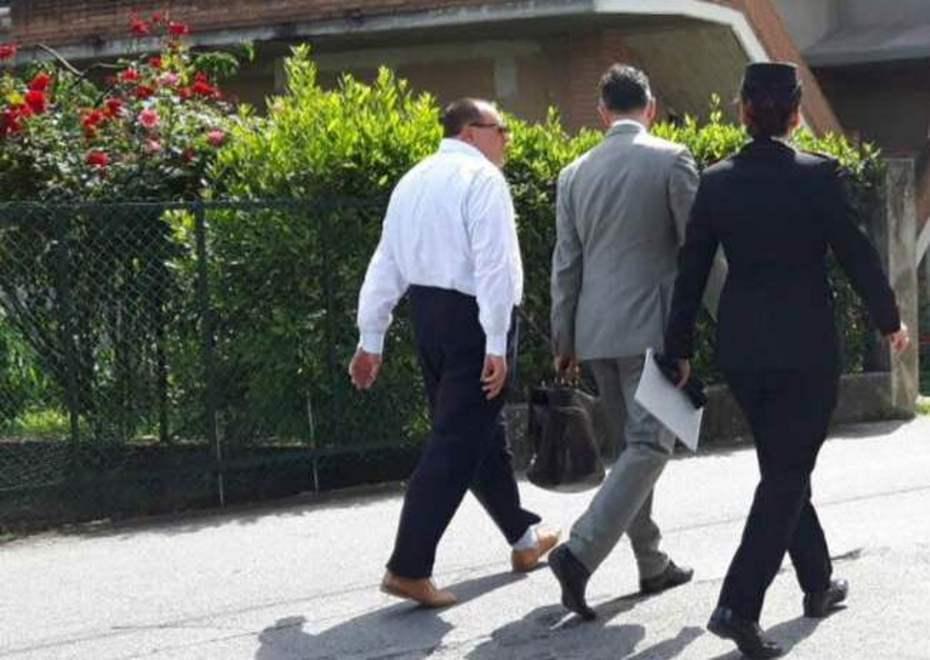 Truffa, i carabinieri in casa di don Euro 