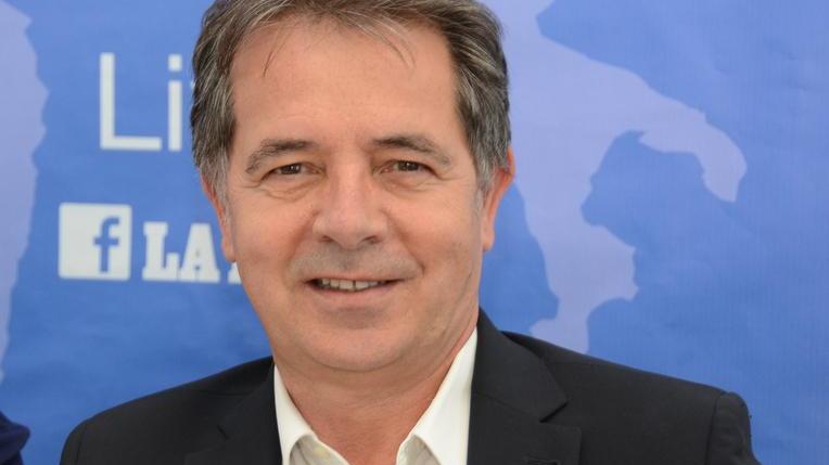 Meridiana è in pericolo, le ricette dei 5 candidati