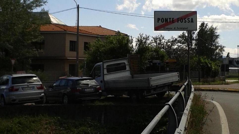 Ponte Fossa protesta: aria inquinata e controlli dell’Arpa