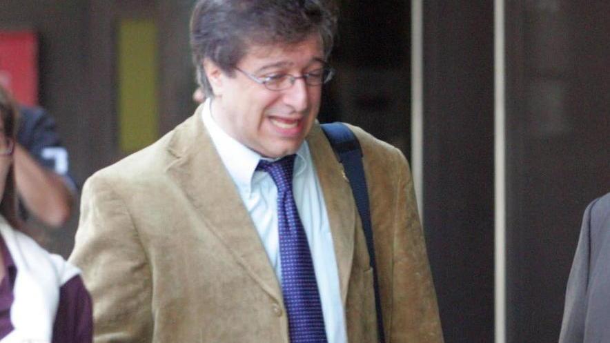 Botte a moglie e figlie, 50enne scarcerato