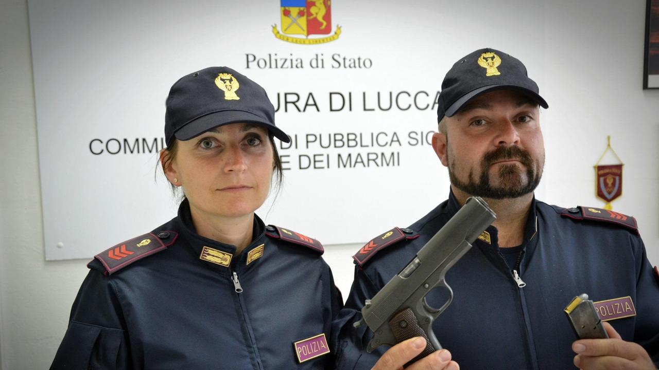 La pistola recuperata dalla polizia
