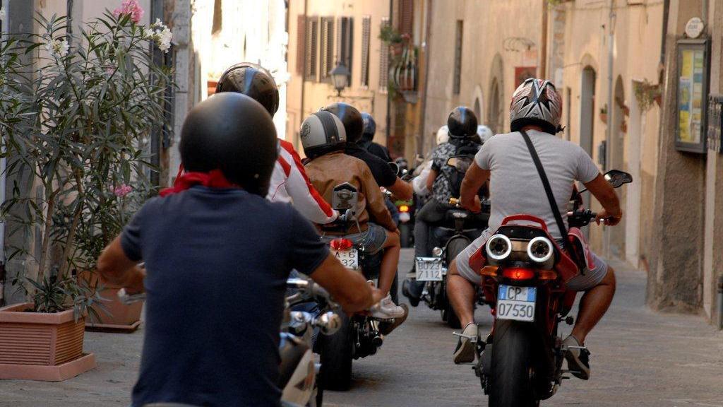 Motociclisti alla scoperta dei paesini dell'Appennino