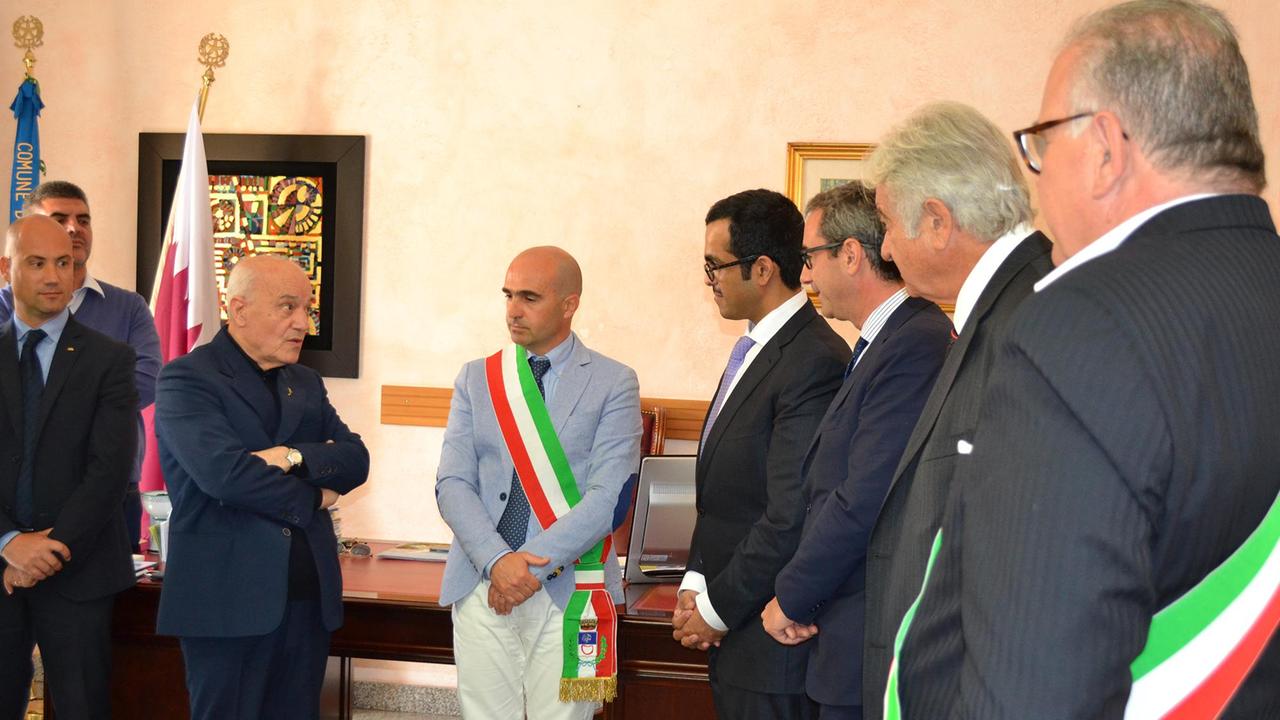 L'incontro in municipio ad Arzachena fra il nuovo capo di Qatar Holding in Italia e il sindaco di Arzachena