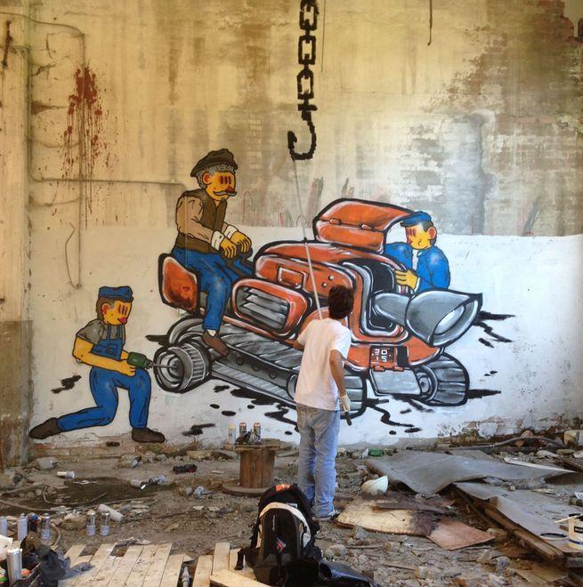 Ex Reggiane, via i primi murales «Ma li salveremo» 