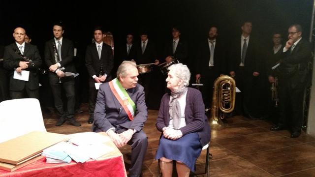 Ardelia Papi col sindaco di Montemurlo Mauro Lorenzini