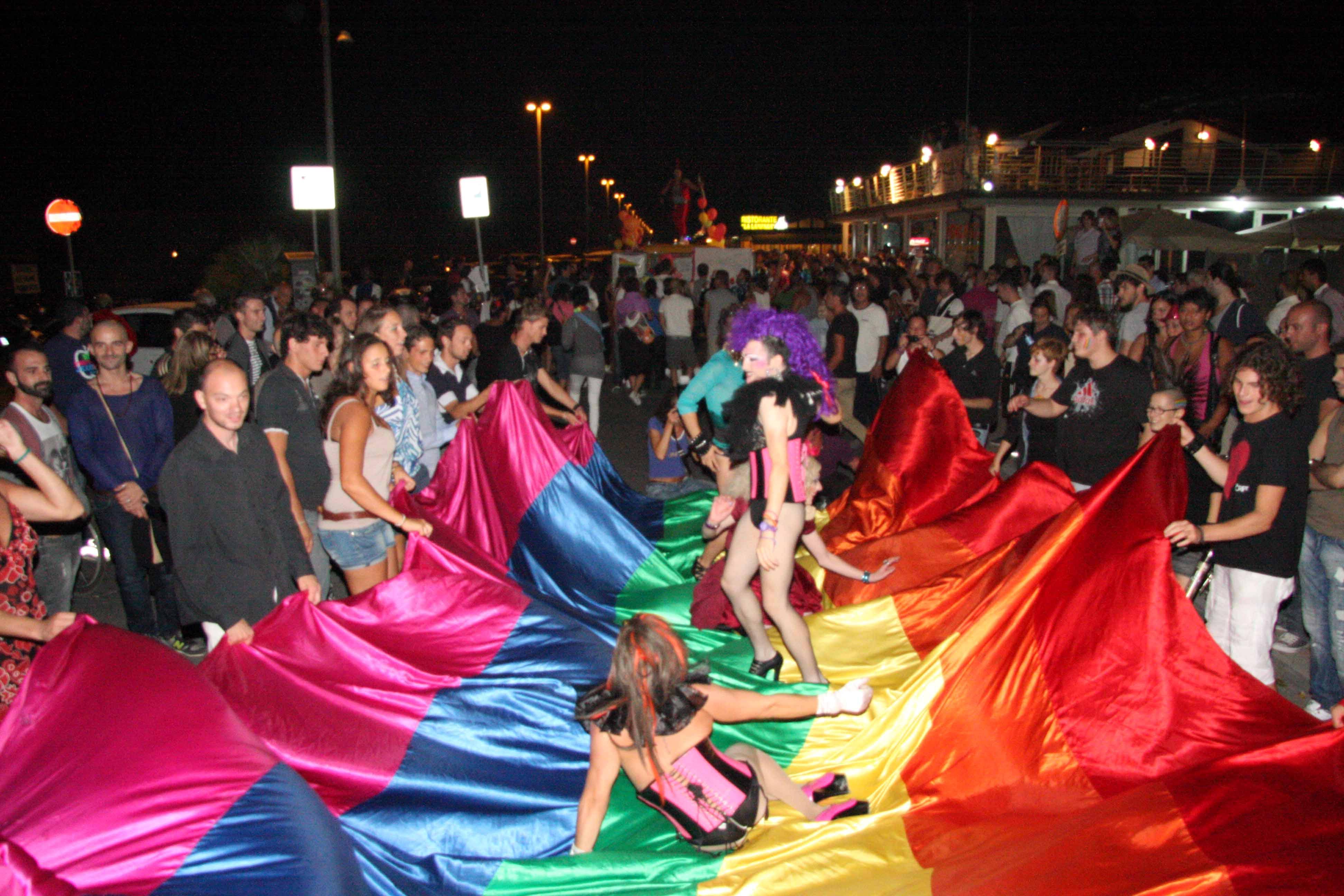 Il Comune di Livorno partecipa al Toscana Pride con il gonfalone