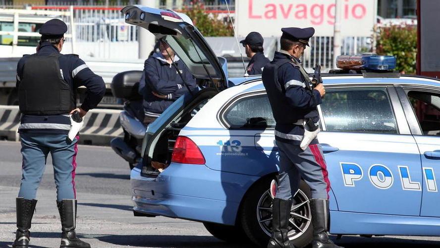 Durante i controlli la polizia arresta un ventenne evaso