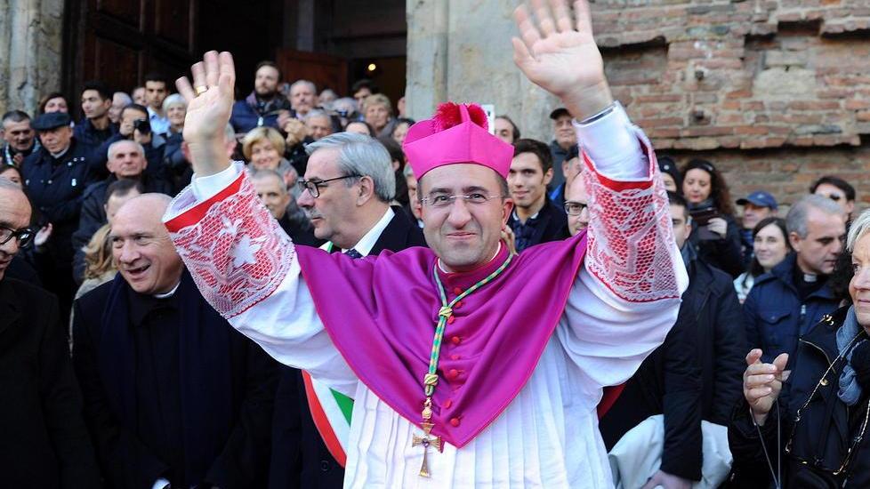 Il vescovo invita i giovani all’aperitivo