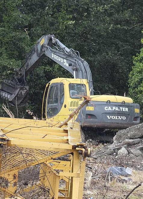 Pulizia del cantiere alle torri di Pisanova