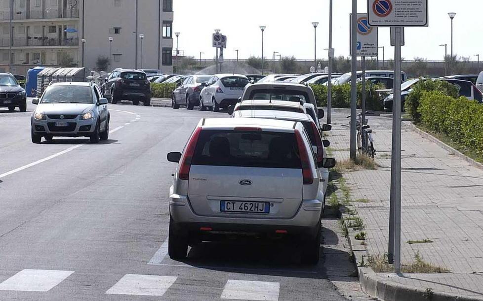 Marina, stalli attivi ma i parcometri vanno subito in tilt 