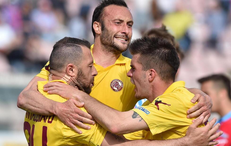 Basta allenamenti, se ne vanno tutti a casa 