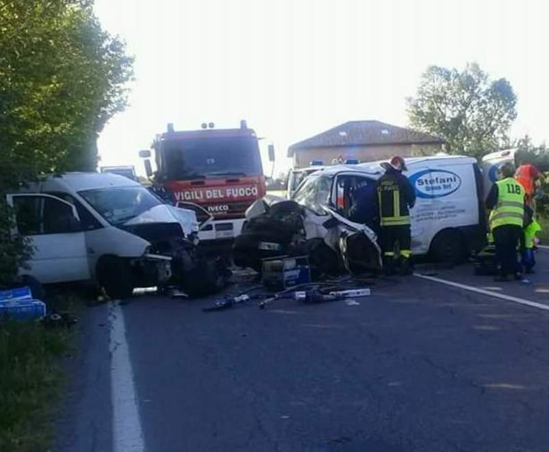 Schianto frontale: è gravissimo 