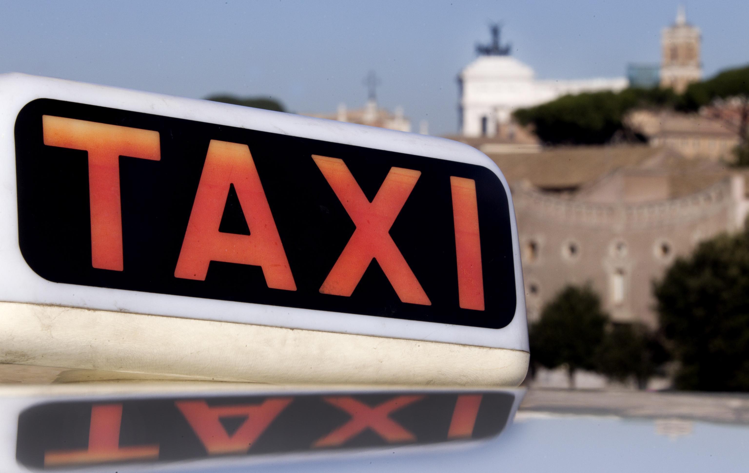 I tassisti e il caso-crociere: «Siamo in regola» 