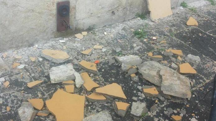 Piovono calcinacci dall’ex sede provinciale