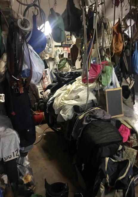 Ladri nel garage portano via bici e attrezzi da lavoro 