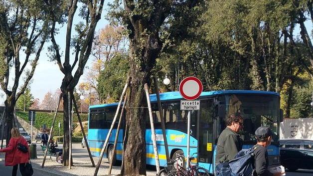 Fino al 17 giugno sette stalli in meno in piazzale Verdi