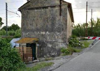 Famiglia dorme in un rudere 