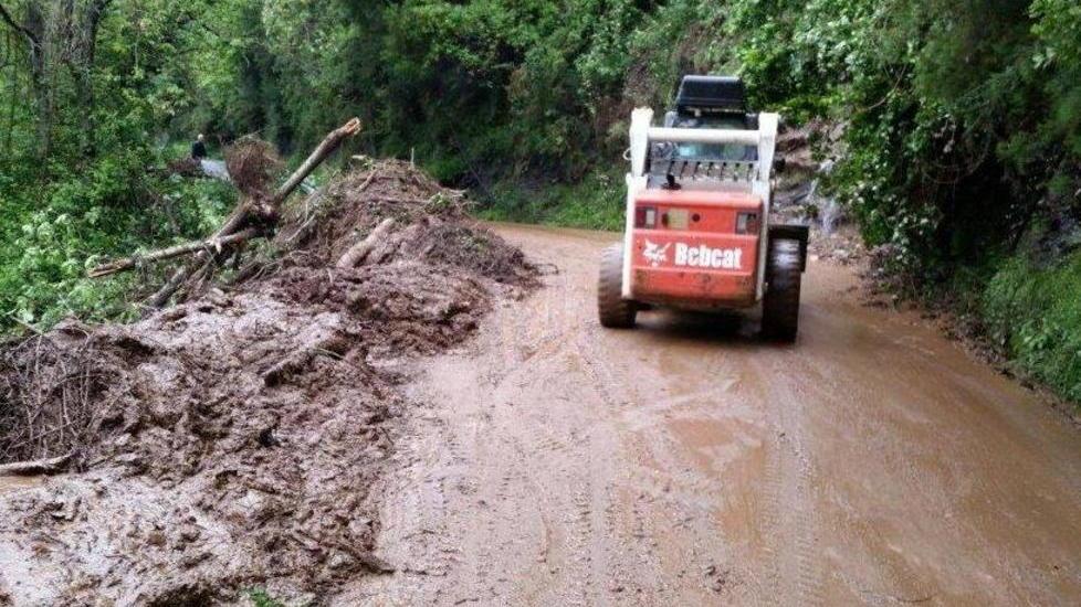 Negozi danneggiati dalla frana a Fabbiano