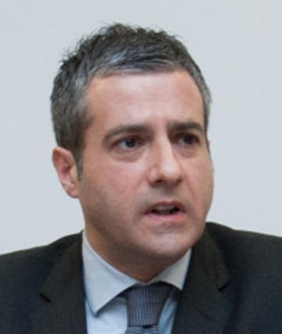 Taglio di basi e Canadair: la politica è in rivolta 