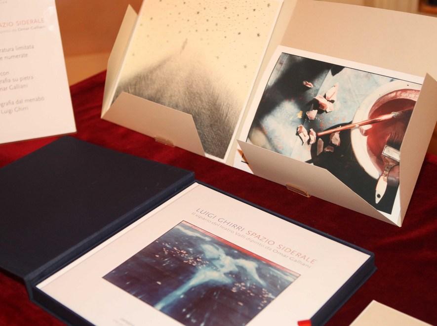 A Vicolo Folletto le foto e il libro del sipario “Siderale”