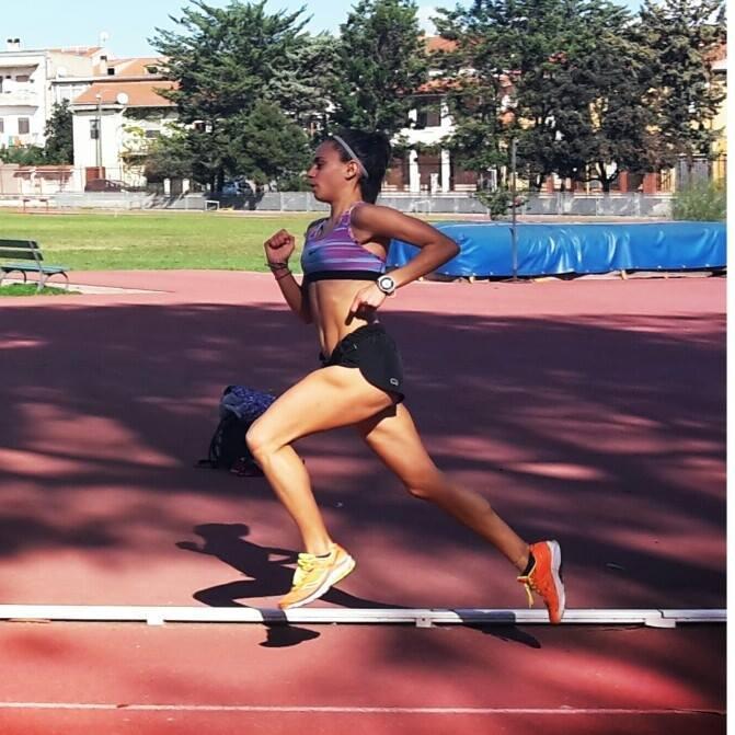 Elena Schintu durante una sessione di allenamento al Campo Sinis-Nurra di Oristano
