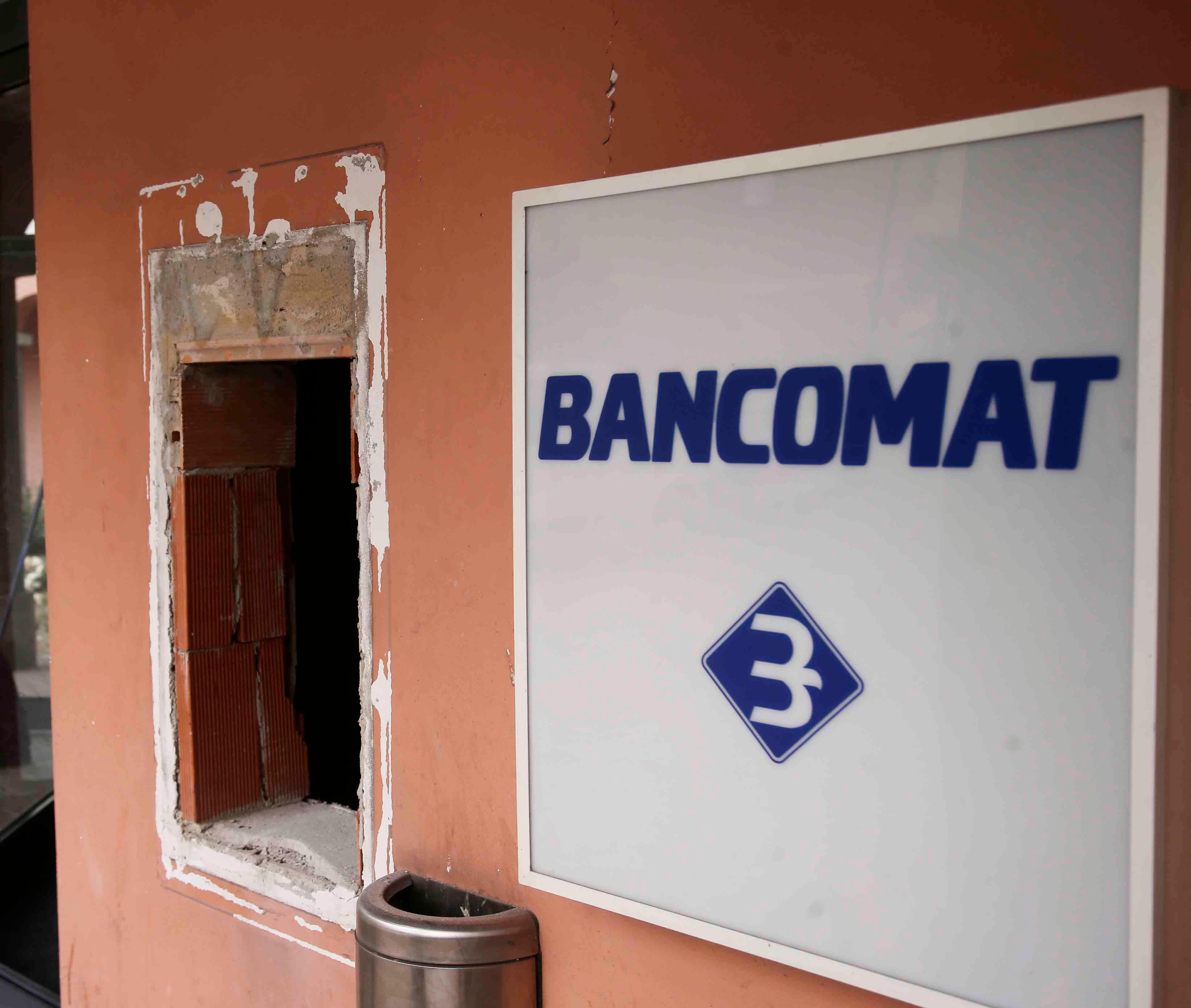 Banda dei bancomat, doppio colpo a Brescello e Cadelbosco