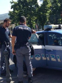 Minaccia la ex con un coltello 
